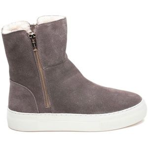 J slides Allie suede size 6